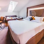 Novotel Centre Wilson 4*