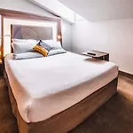 Novotel Centre Wilson Hotel