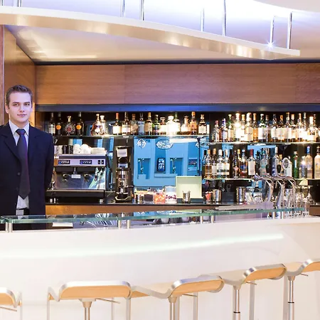Novotel Centre Wilson Hotel 4*