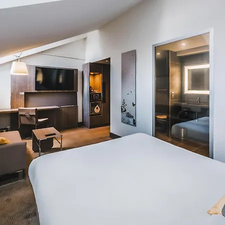 Novotel Centre Wilson Hotel