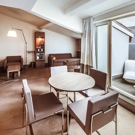 Novotel Centre Wilson Hotel 4*