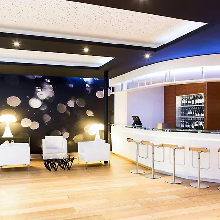 Novotel Centre Wilson 4*