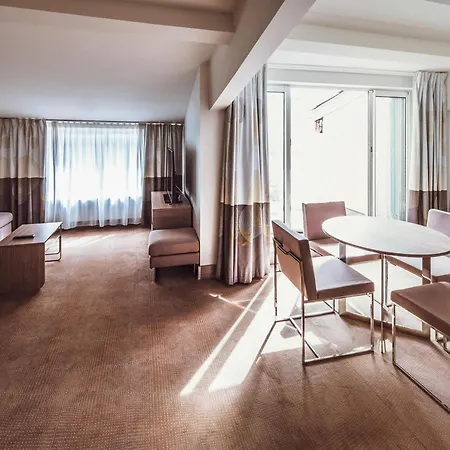 Novotel Centre Wilson Hotel 4*