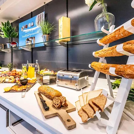 Novotel Centre Wilson 4*
