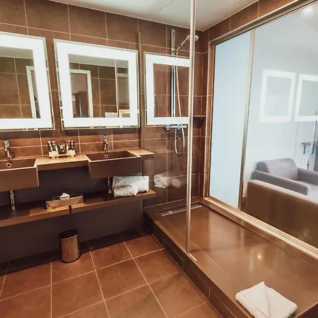 Novotel Centre Wilson Hotel 4*