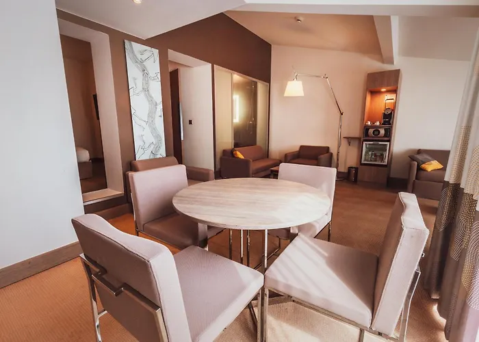 Novotel Centre Wilson 4*