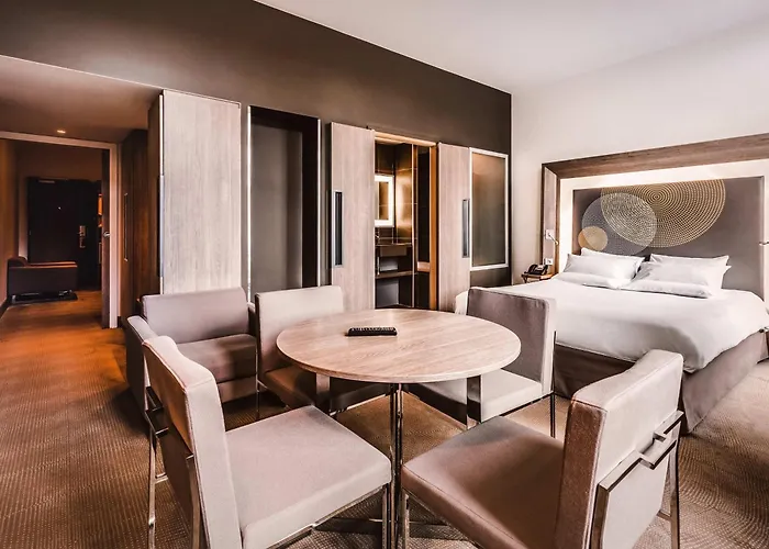 Hotel Novotel Centre Wilson 4*