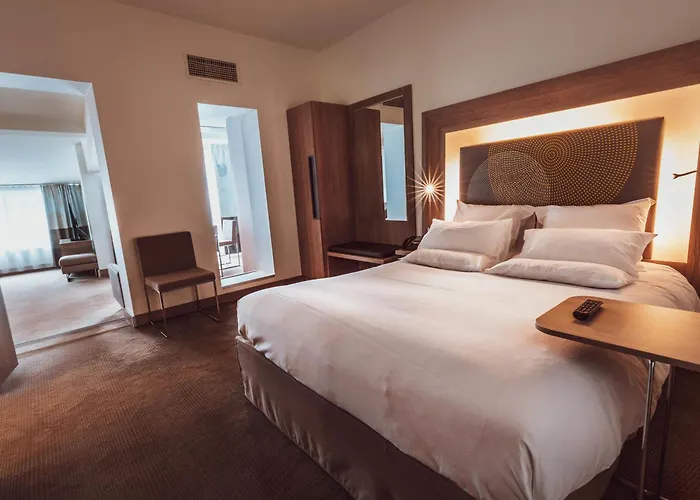 Novotel Centre Wilson 4*