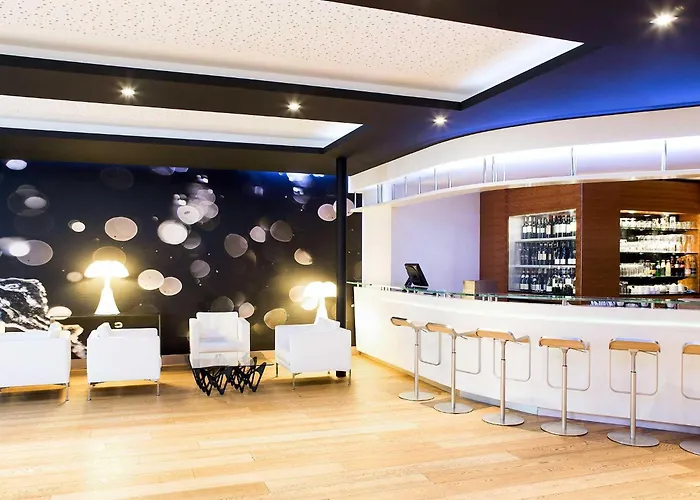 Novotel Centre Wilson 4*