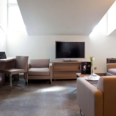 Novotel Centre Wilson Otel 4*