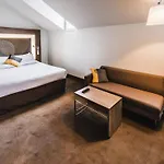 Novotel Centre Wilson 4*