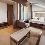 Novotel Centre Wilson 4*