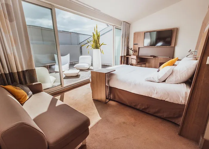 Novotel Centre Wilson Hotel 4*